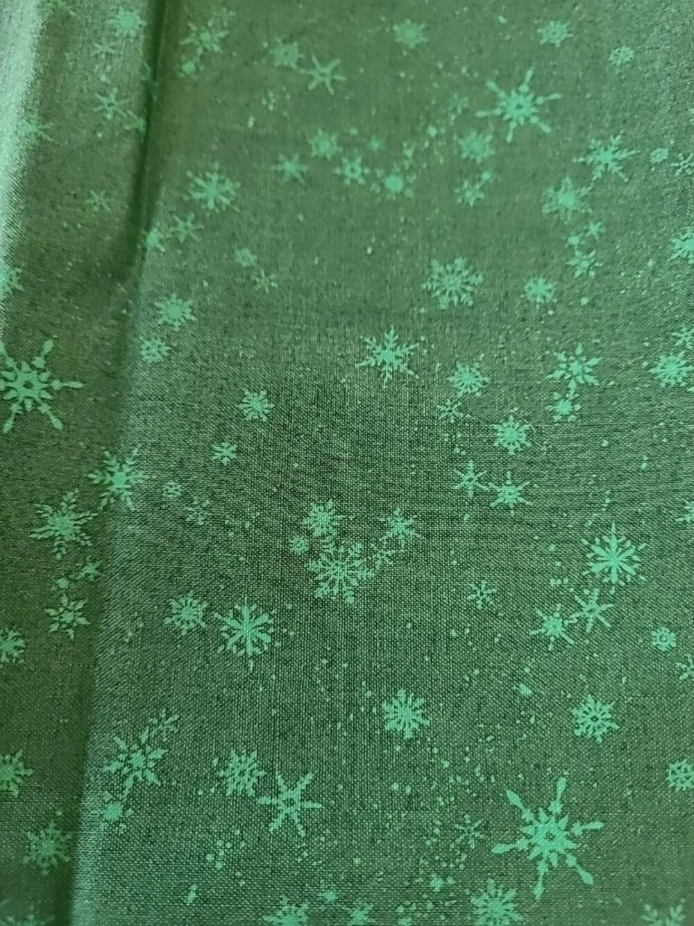 NEW Green Snowflakes Cotton Christmas Winter Fabric 1 yard